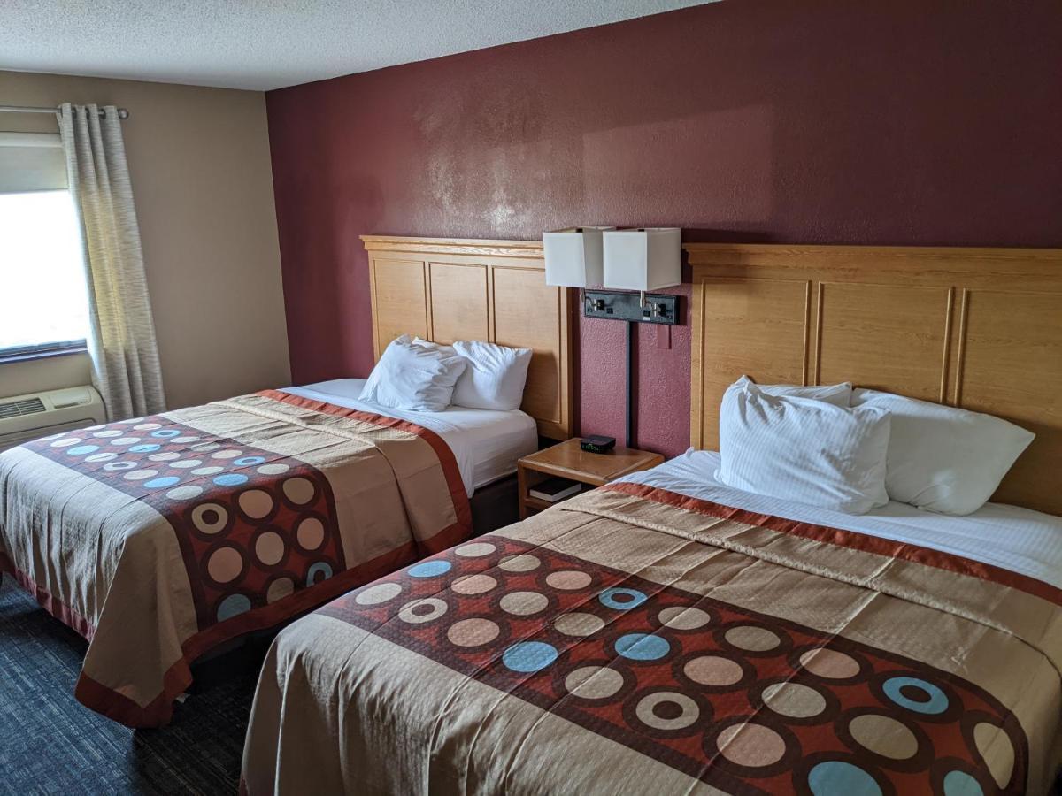 Super 8 By Wyndham Baxter/Brainerd Area Hotel Ngoại thất bức ảnh