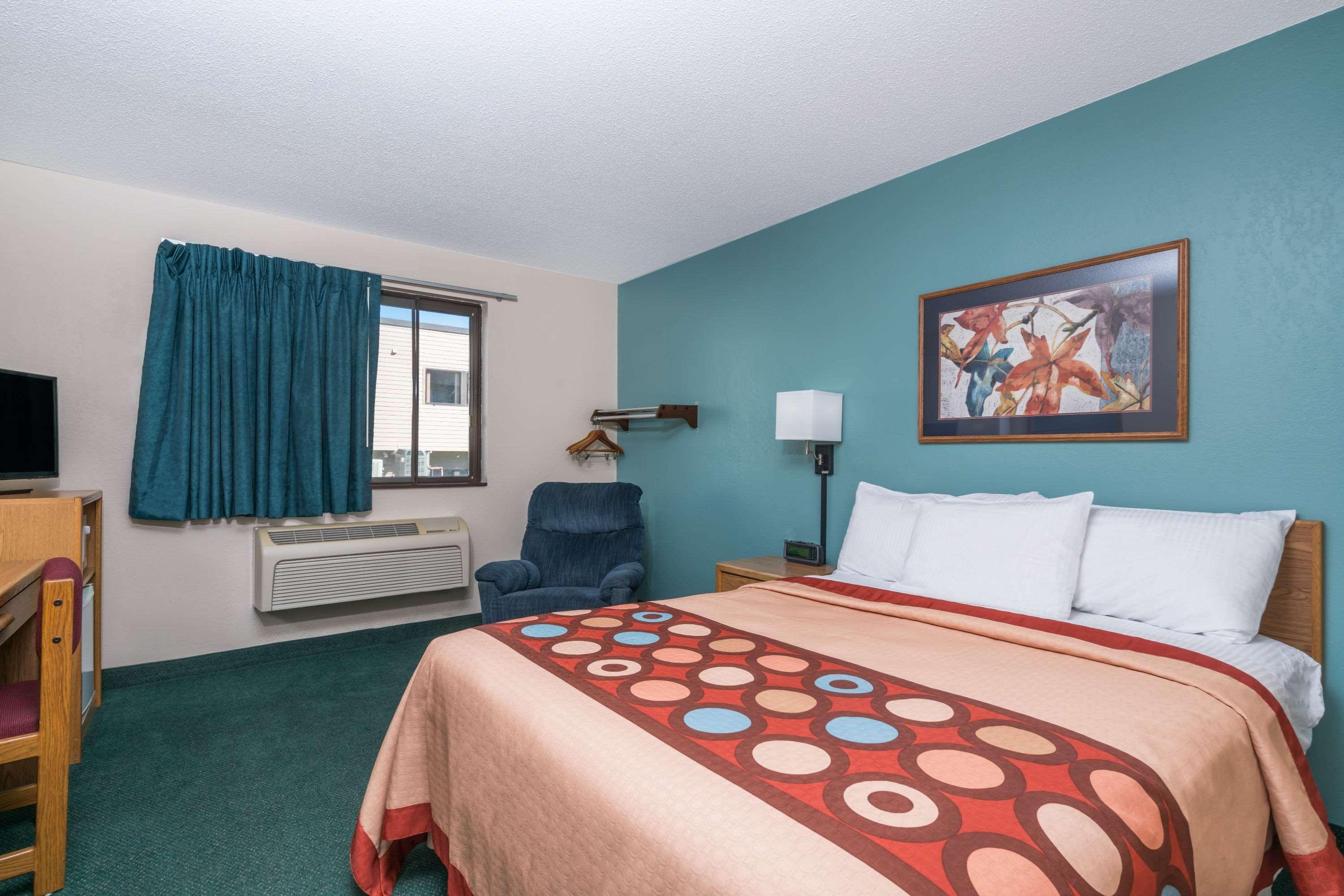 Super 8 By Wyndham Baxter/Brainerd Area Hotel Ngoại thất bức ảnh