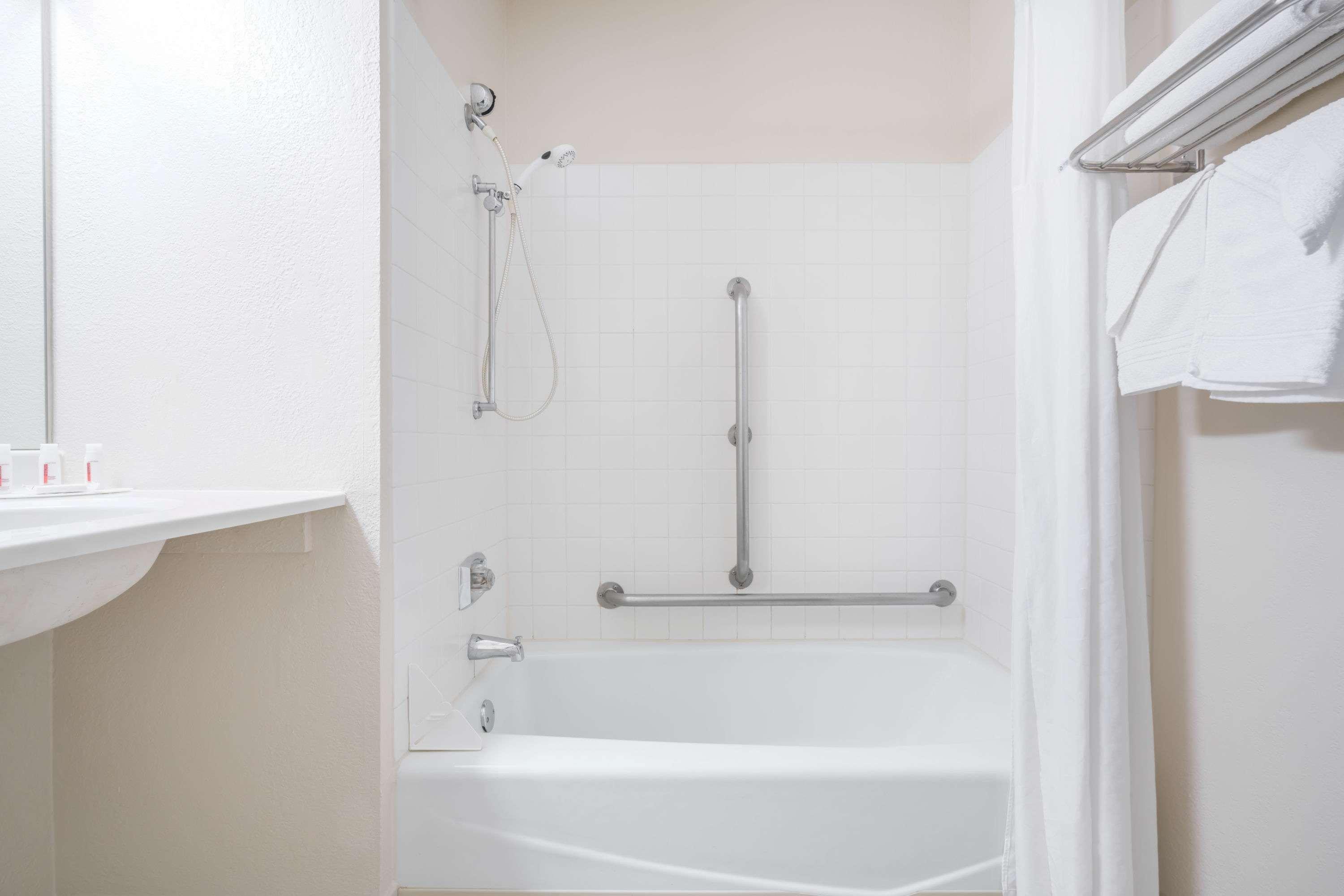 Super 8 By Wyndham Baxter/Brainerd Area Hotel Ngoại thất bức ảnh