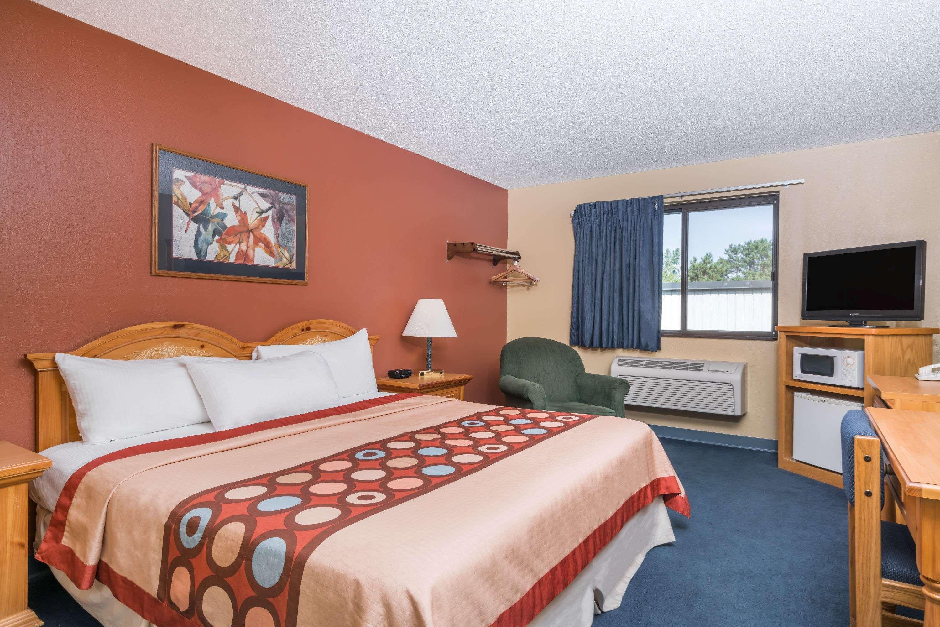 Super 8 By Wyndham Baxter/Brainerd Area Hotel Ngoại thất bức ảnh