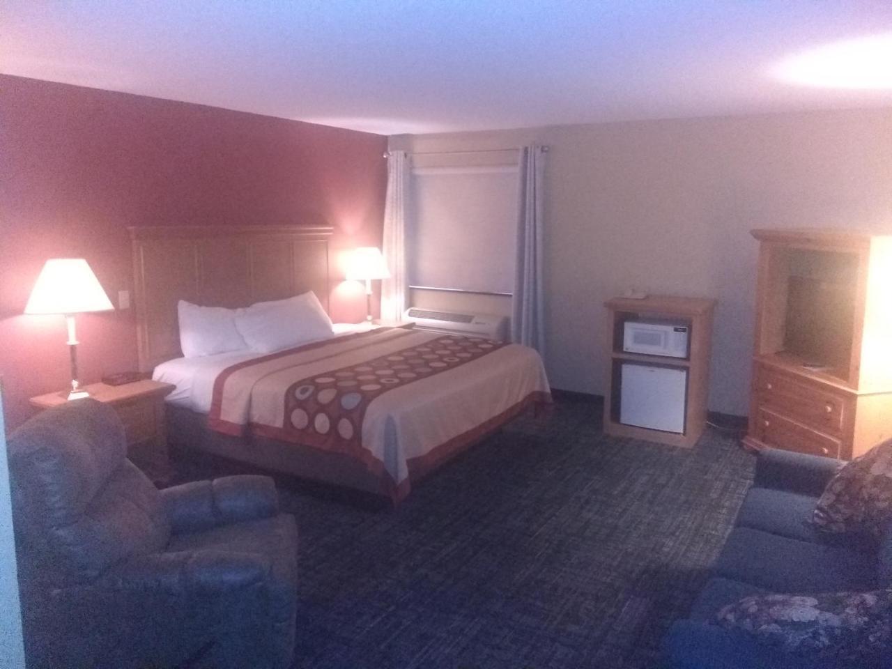 Super 8 By Wyndham Baxter/Brainerd Area Hotel Ngoại thất bức ảnh