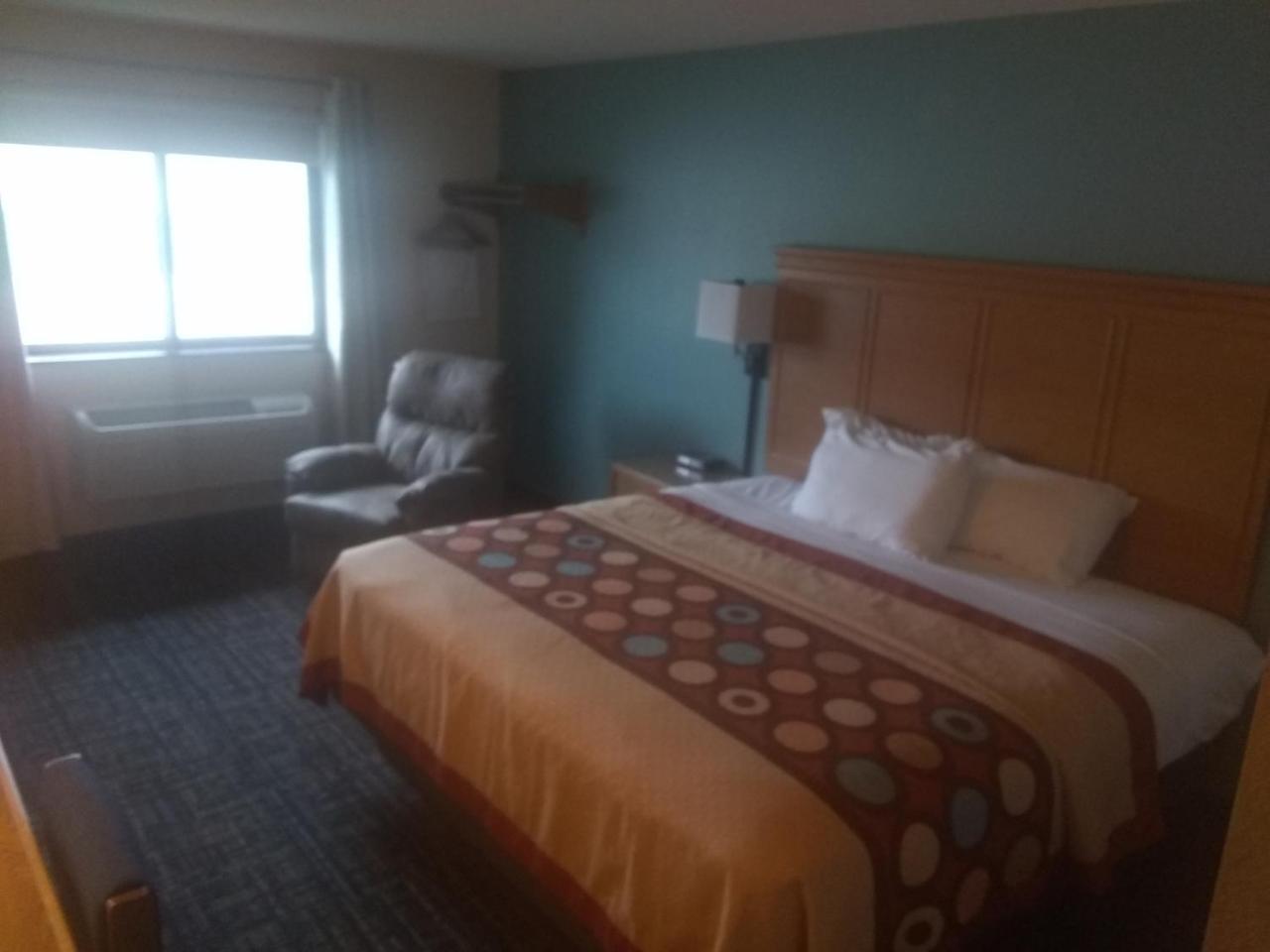 Super 8 By Wyndham Baxter/Brainerd Area Hotel Ngoại thất bức ảnh