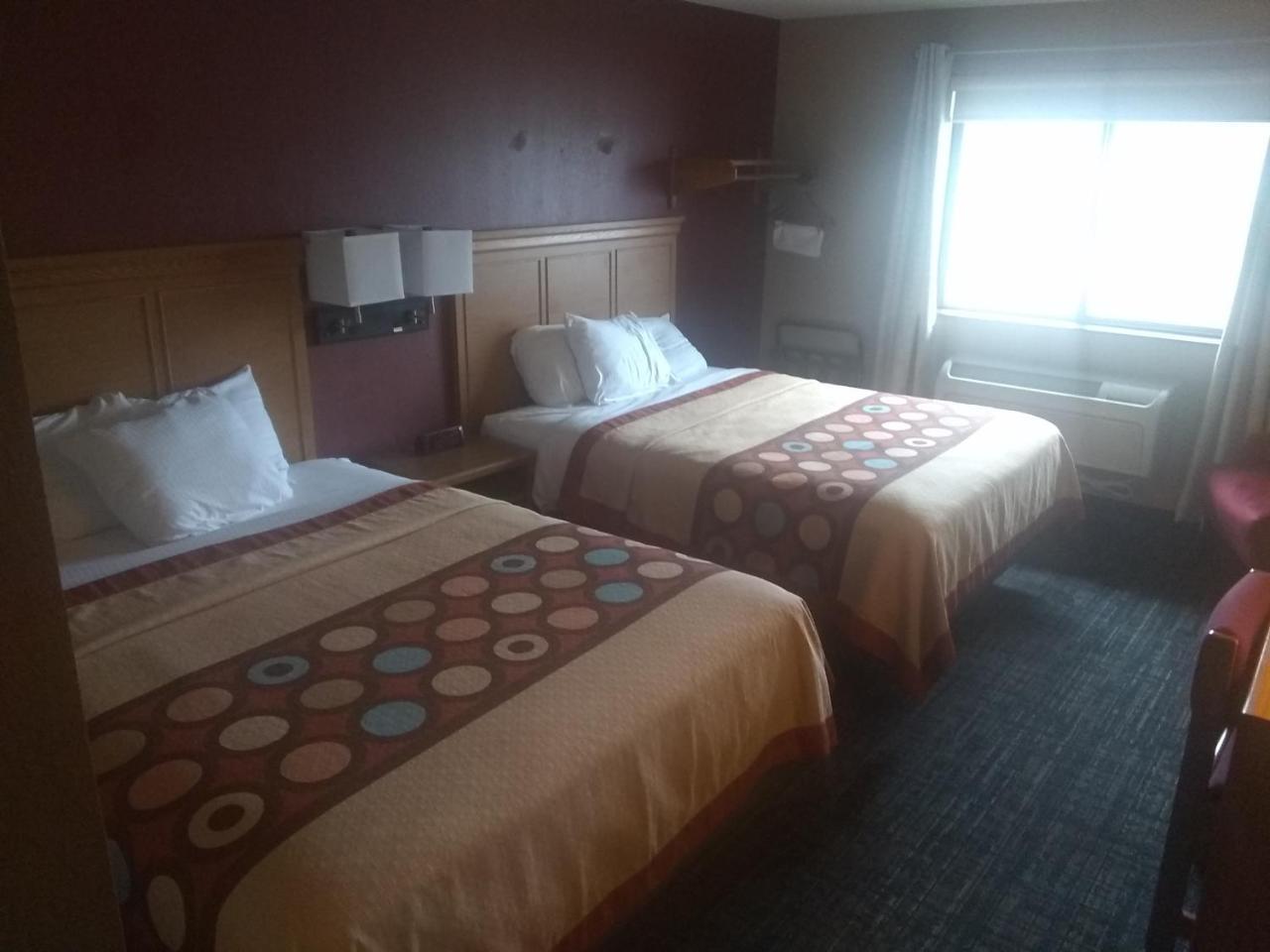 Super 8 By Wyndham Baxter/Brainerd Area Hotel Ngoại thất bức ảnh